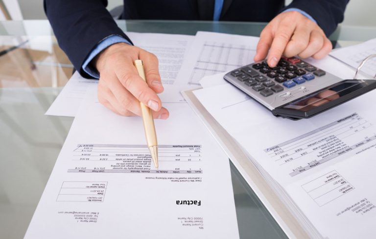 Diferencia entre descuento bancario y anticipo de facturas: riesgos y claves para empresas